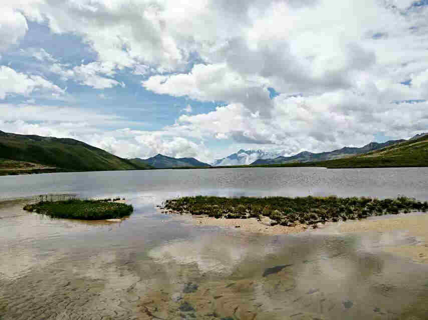 深藏在康定川西高原湖泊红海子夏日风光